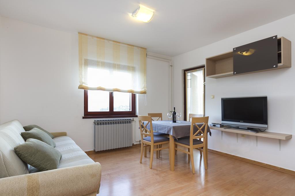 לאבין Apartments Rajkovic חדר תמונה