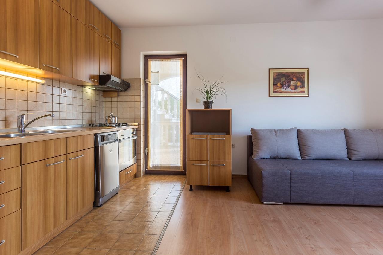 לאבין Apartments Rajkovic מראה חיצוני תמונה