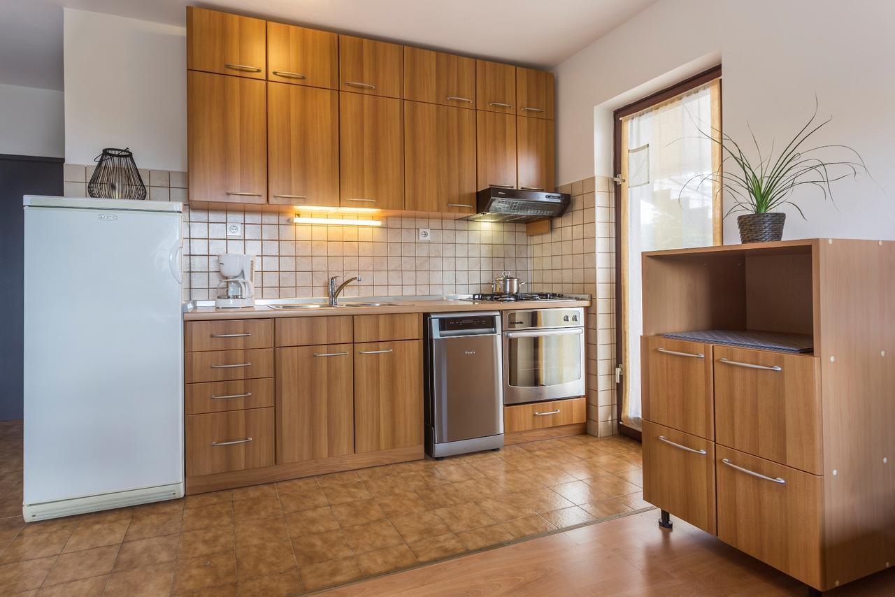 לאבין Apartments Rajkovic מראה חיצוני תמונה